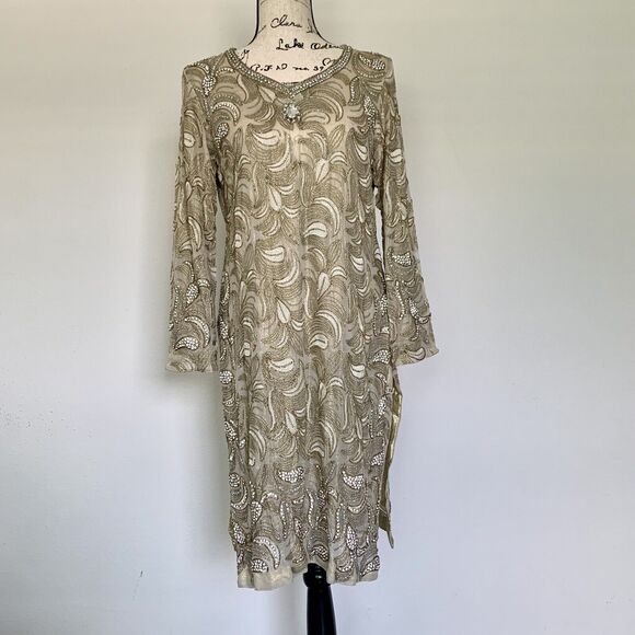 Beautiful Sequin, Bead And Rhinestone Indian Salwar Kameez/ Kaftan/Saree Size 6 - Picture 1 of 12